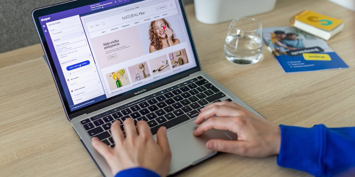 shopify vs woocommerce temas